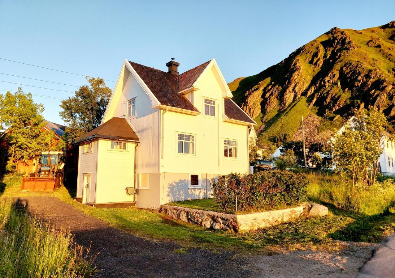 Solrik beliggenhet i Lofotens største fiskevær Villa Ballstad Eksteriør billede